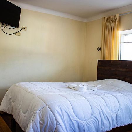 Hotel Los Laureles Calca Eksteriør bilde
