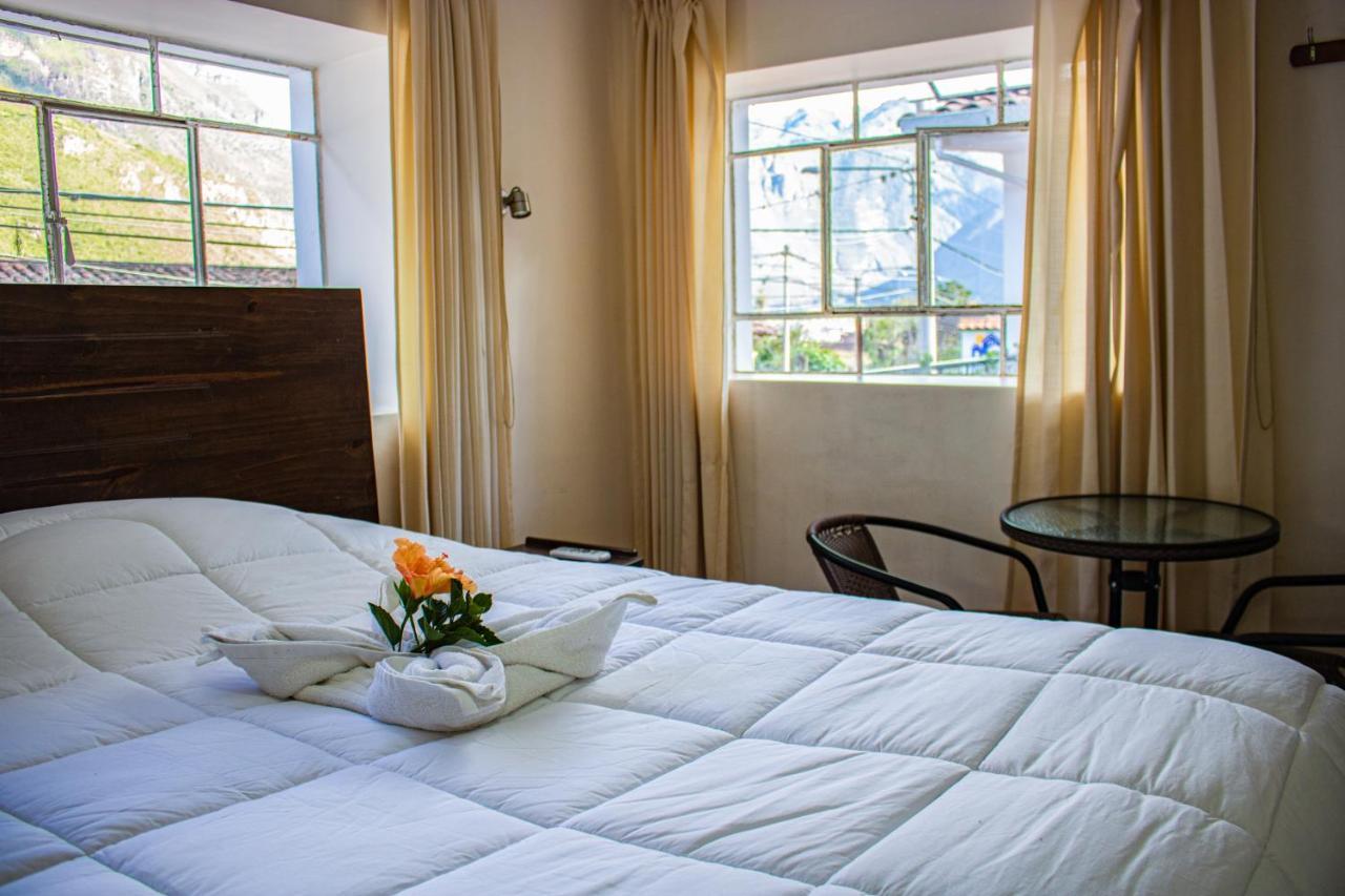 Hotel Los Laureles Calca Eksteriør bilde