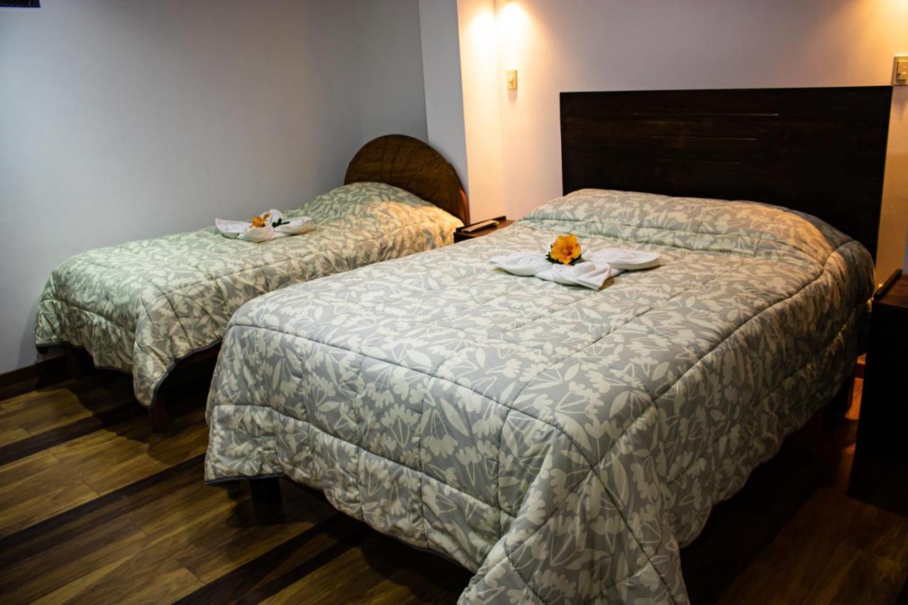 Hotel Los Laureles Calca Eksteriør bilde