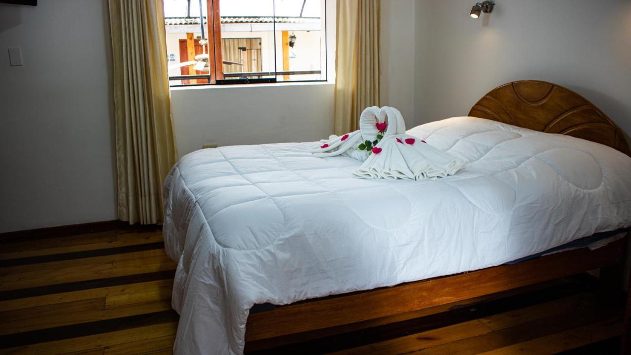Hotel Los Laureles Calca Eksteriør bilde