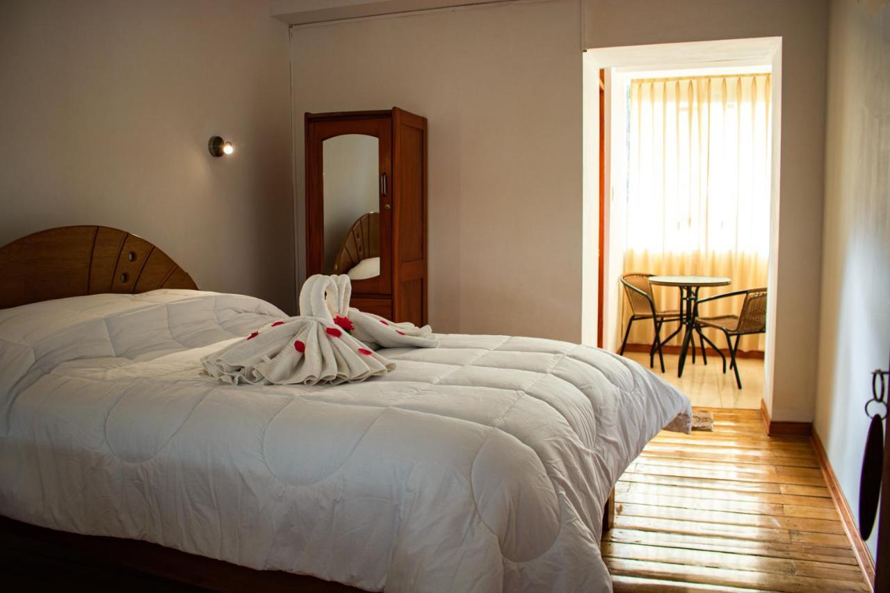 Hotel Los Laureles Calca Eksteriør bilde