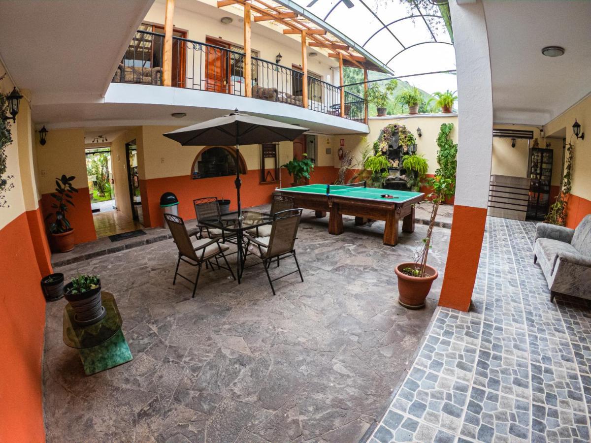Hotel Los Laureles Calca Eksteriør bilde