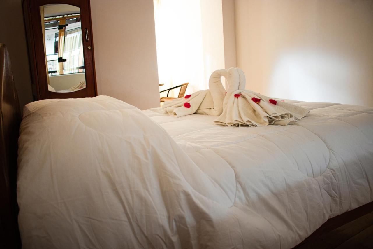 Hotel Los Laureles Calca Eksteriør bilde
