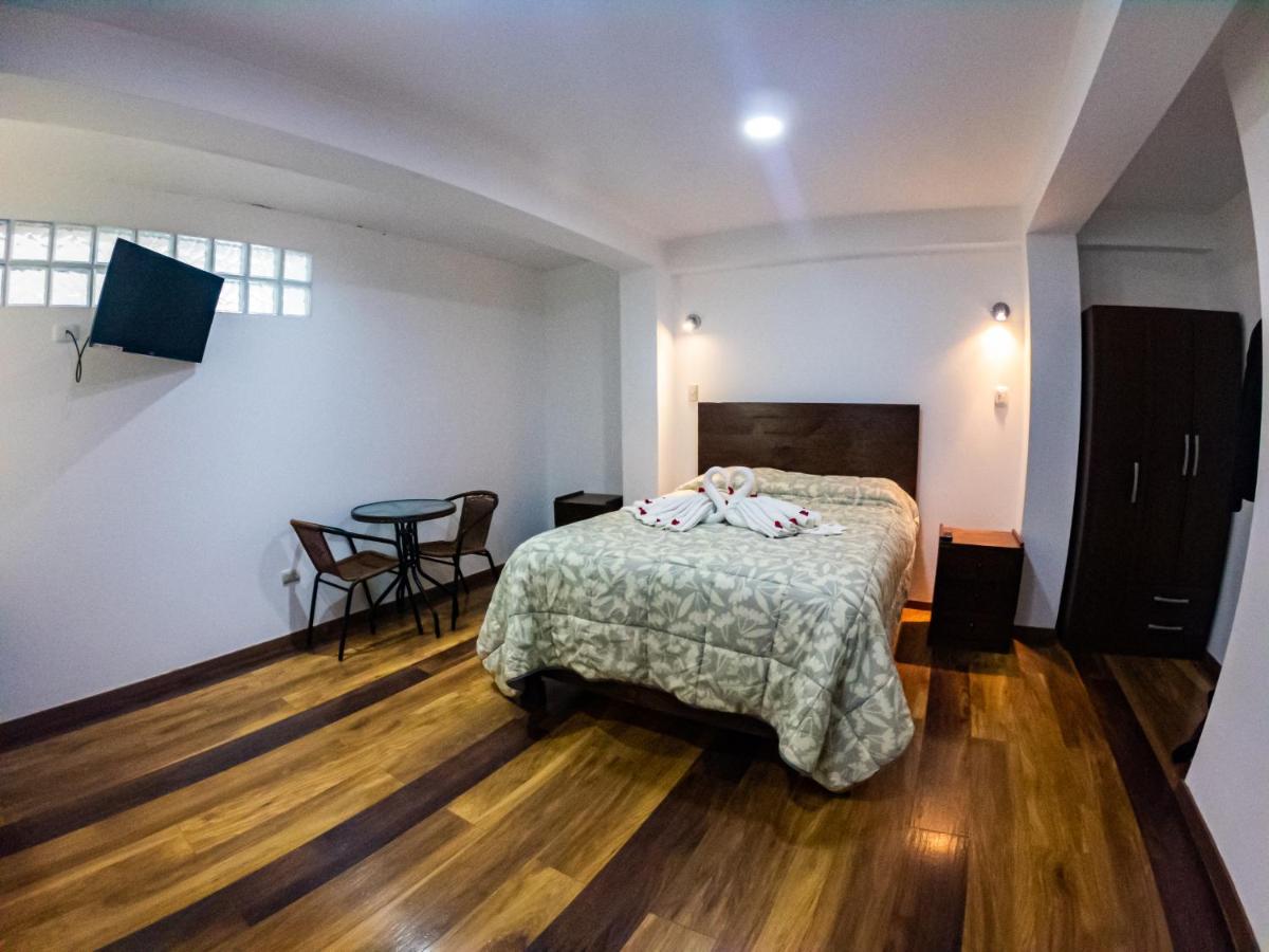 Hotel Los Laureles Calca Eksteriør bilde
