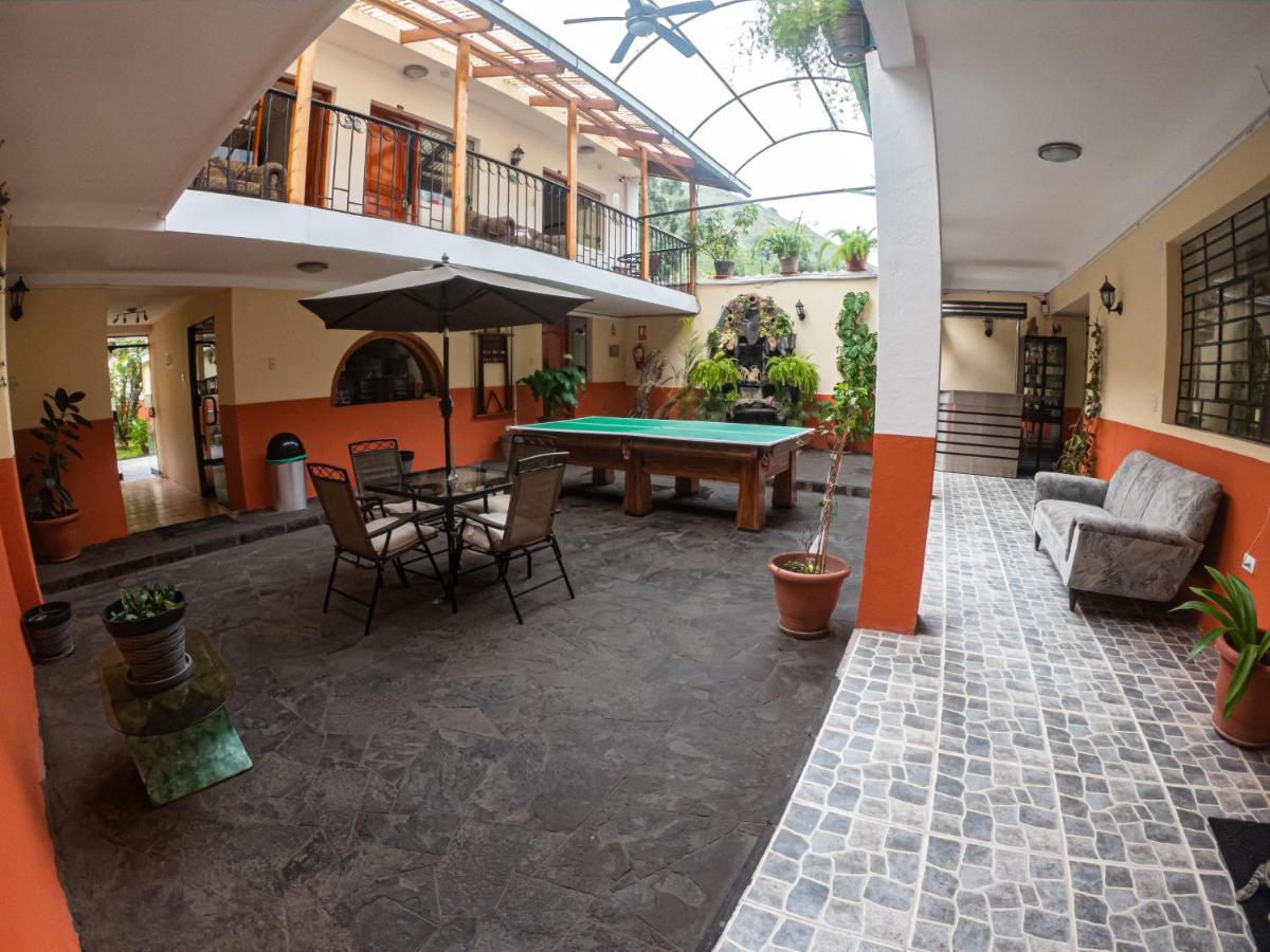 Hotel Los Laureles Calca Eksteriør bilde