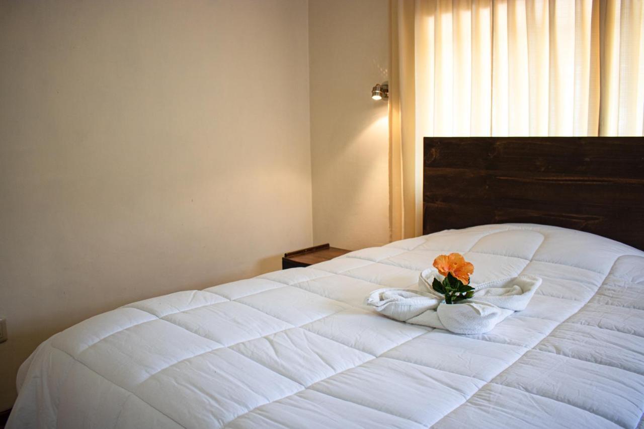 Hotel Los Laureles Calca Eksteriør bilde