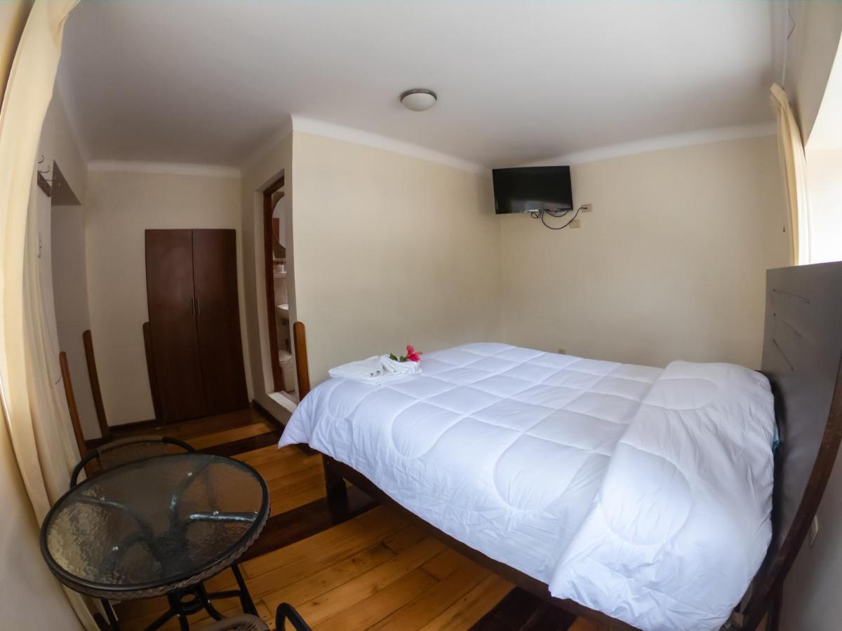 Hotel Los Laureles Calca Eksteriør bilde
