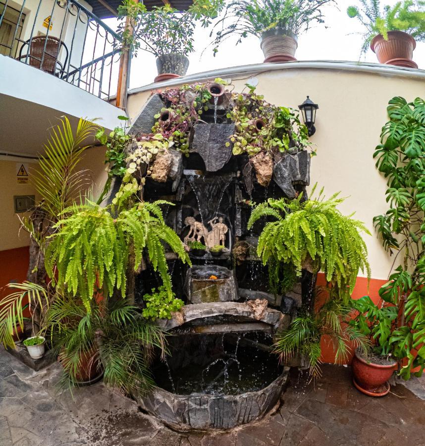 Hotel Los Laureles Calca Eksteriør bilde