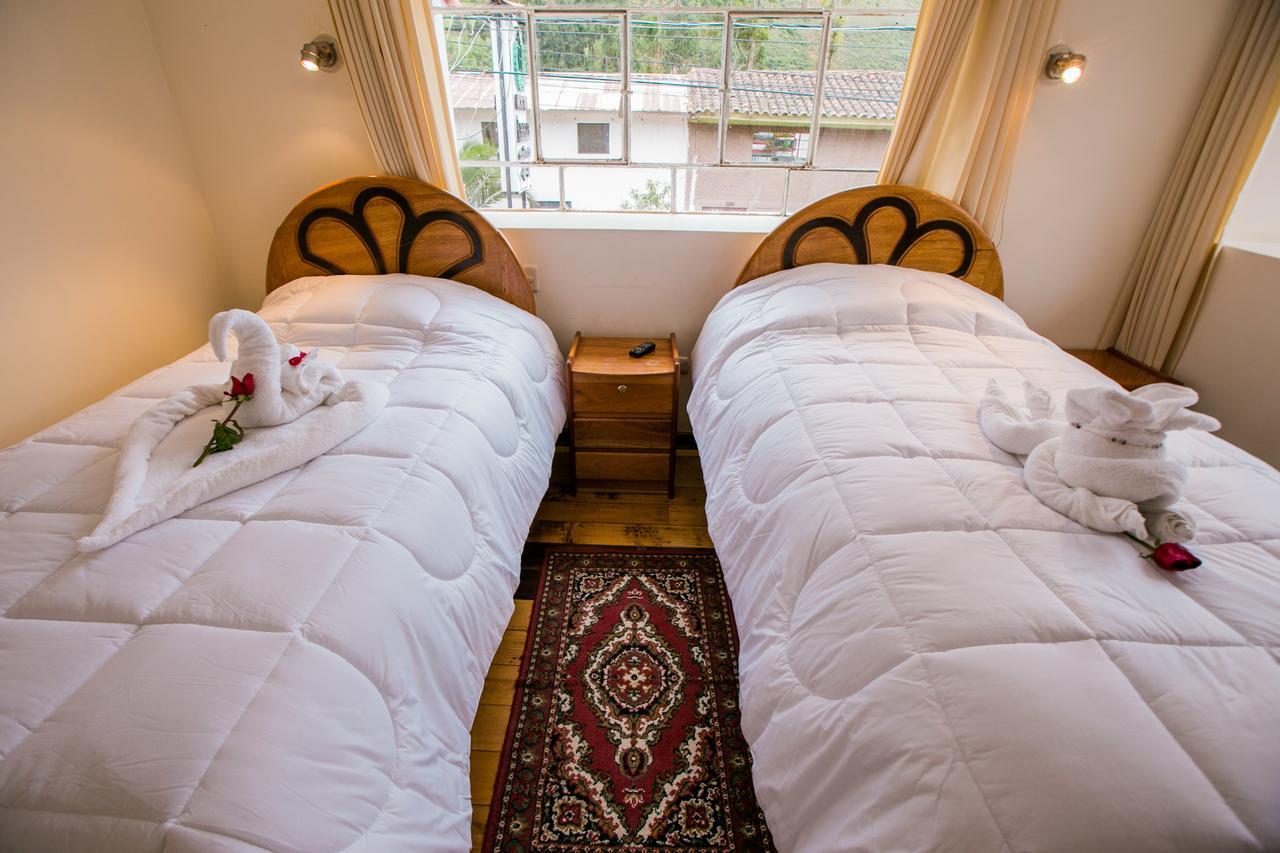Hotel Los Laureles Calca Eksteriør bilde