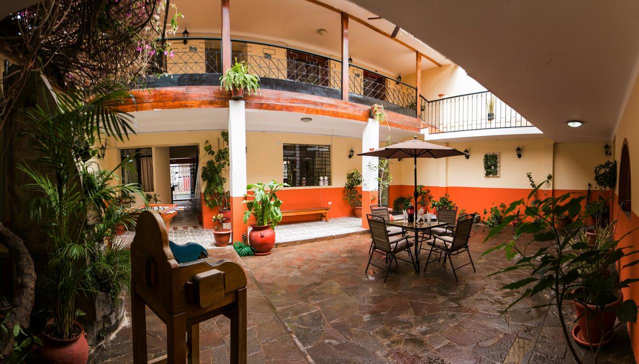 Hotel Los Laureles Calca Eksteriør bilde